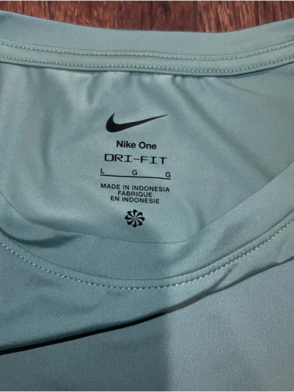 Nike Light Blue Short Sleeve Top and High-Waist Leggings Set